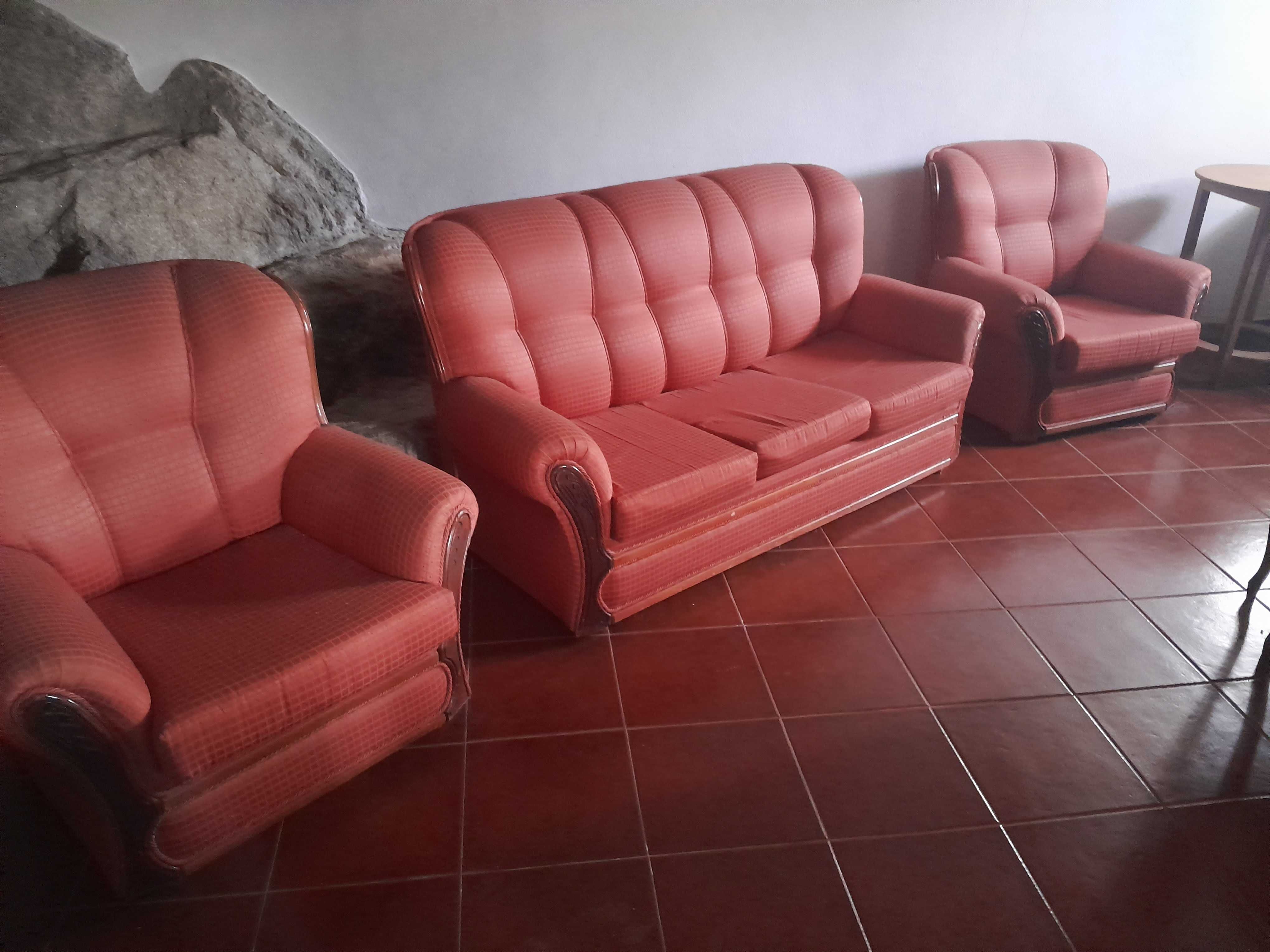 Vendo 3 sofas o geande e sofa cama