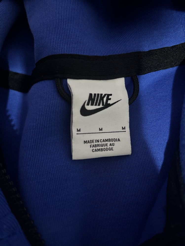 Nike tech fleece M