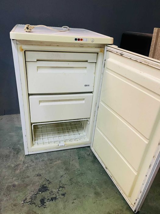 FRIGOBAR usado medidas: 55x85x61 (CxAxP)