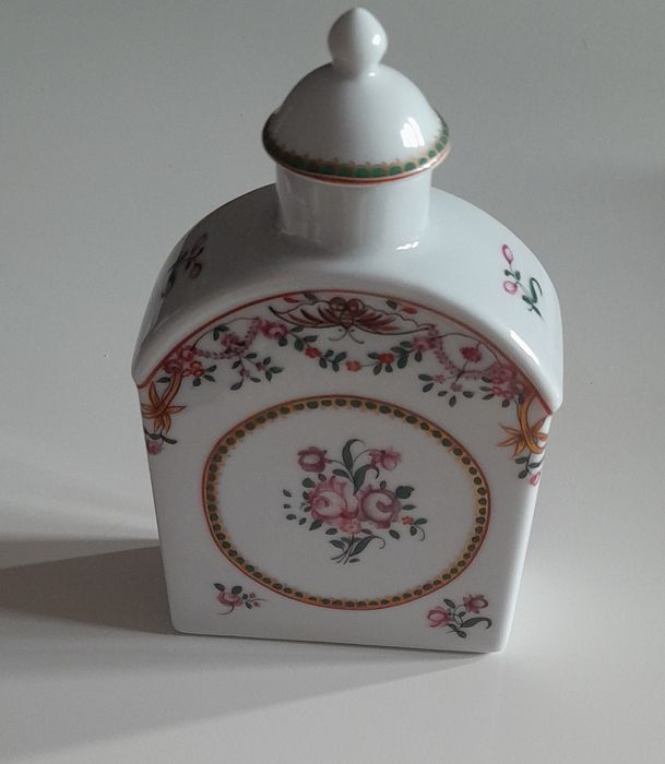Pote para chá em porcelana réplica séc.XVIII