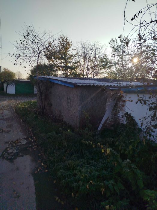 Продам гараж в металісті автомобілісті