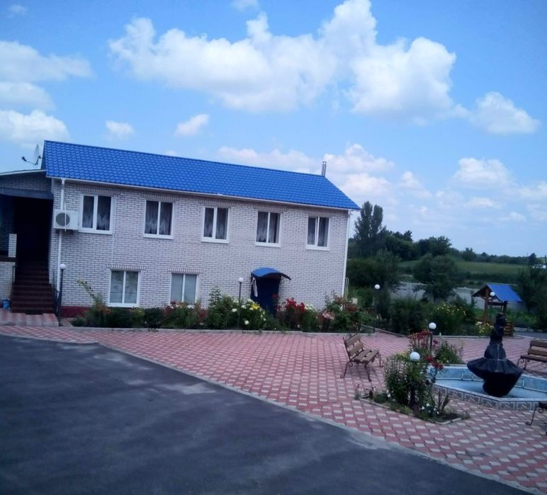 Кафе та квартира, бізнес і житло.