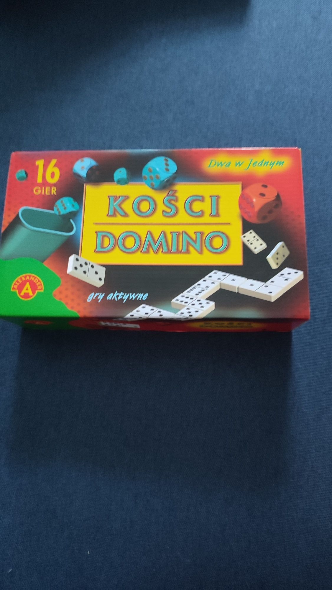 Gra aktywna kości i domino