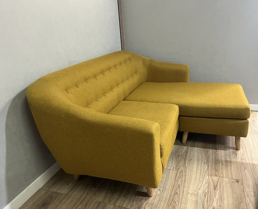 Narożnik pikowany musztardowy z dwiema pufami kanapa sofa DOSTAWA !!!