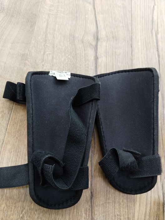 Ochraniacze piłkarskie juniorskie adidas predator