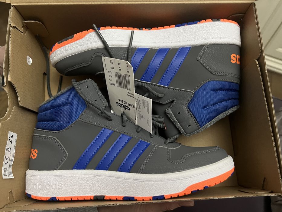 Кросівки Adidas Buty Hoops Mid FW4278 36,5 сірі