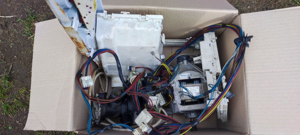 Запчасти Indesit WISL 85 EX V.