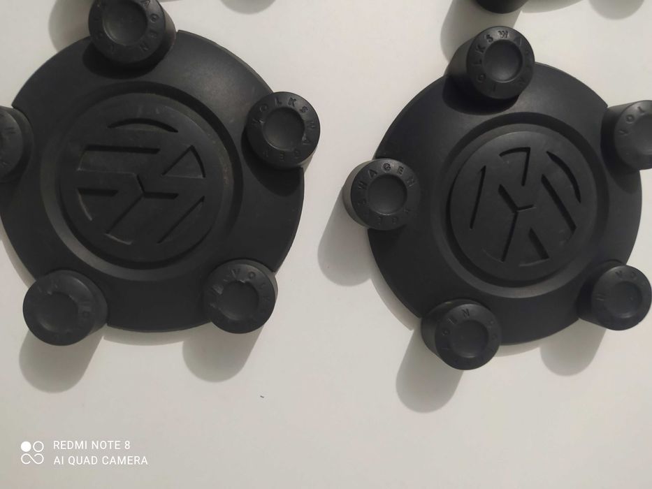 Колпаки на дисках гольф оригинал все 4 штук!!!