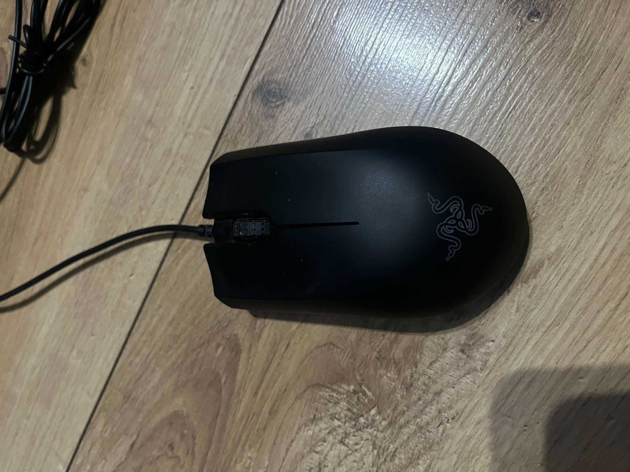 Myszka przewodowa Rzer Abyssus Essential z podkładką