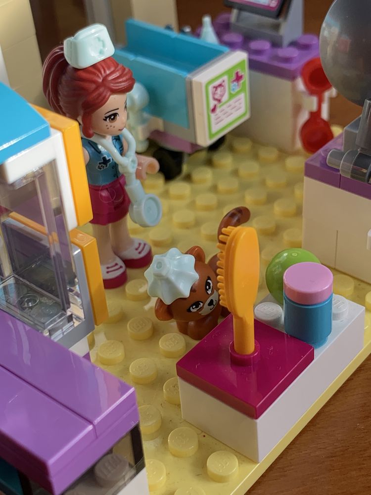 Lego Friends hospital veterinário