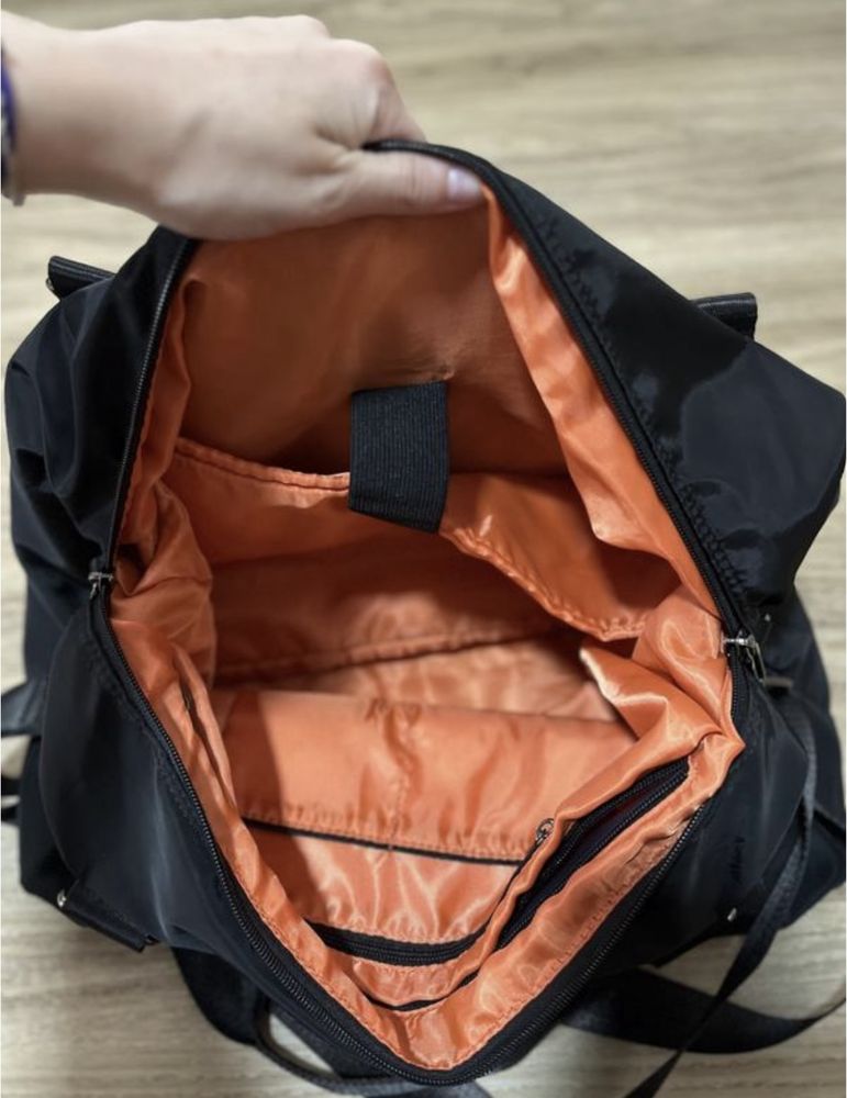 Чорна спортивна сумка ручна поклажа