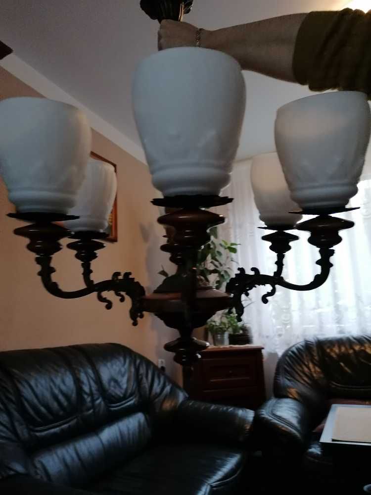 Żyrandol stylowy .
