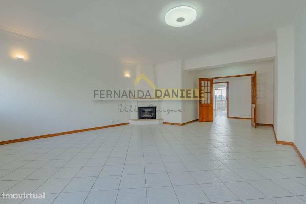 Apartamento T3 em localização privilegiada em São João da Madeira