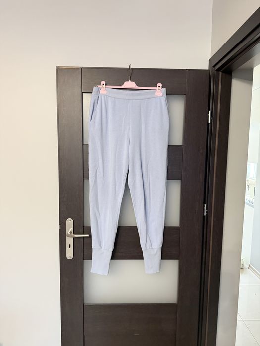 Spodnie dresowe liliowe Zara rozmiar 42