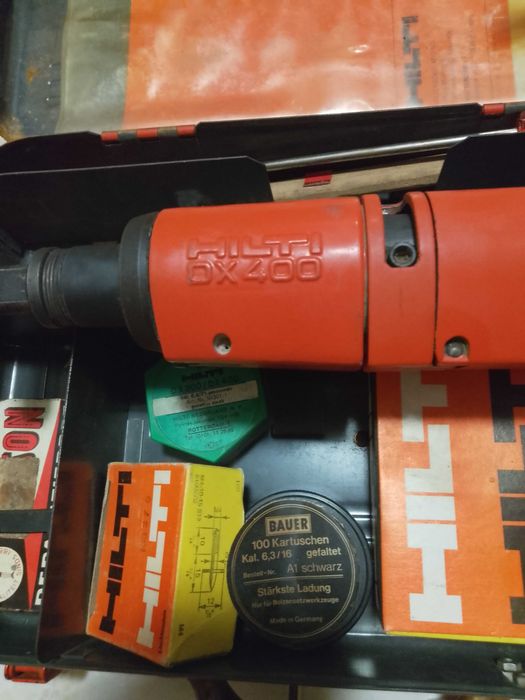 Pistolet prochowy do gwoździ Hilti. DX-400 Stan bardzo dobry.