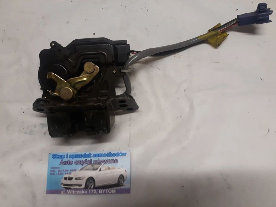 ZAMEK KLAPY BAGAŻNIKA TOYOTA AVENSIS II T25 2003r  KOMBI  4 PIN