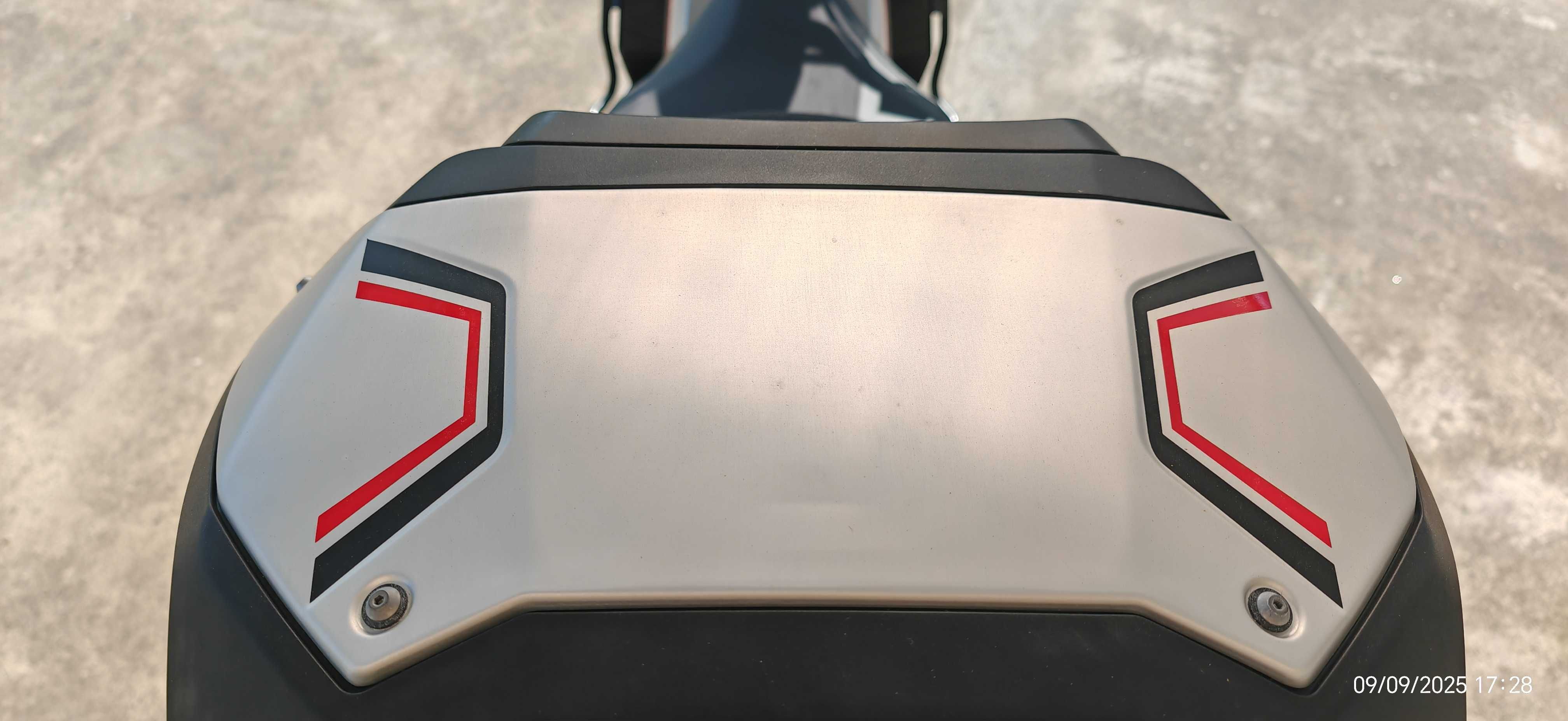 Honda ADV 350 C/ muitos extras