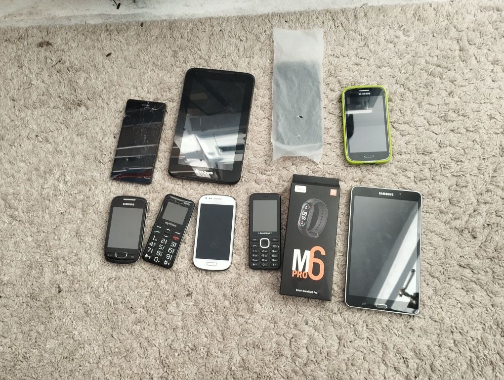 Wielki zestaw tabletów telefonów itd