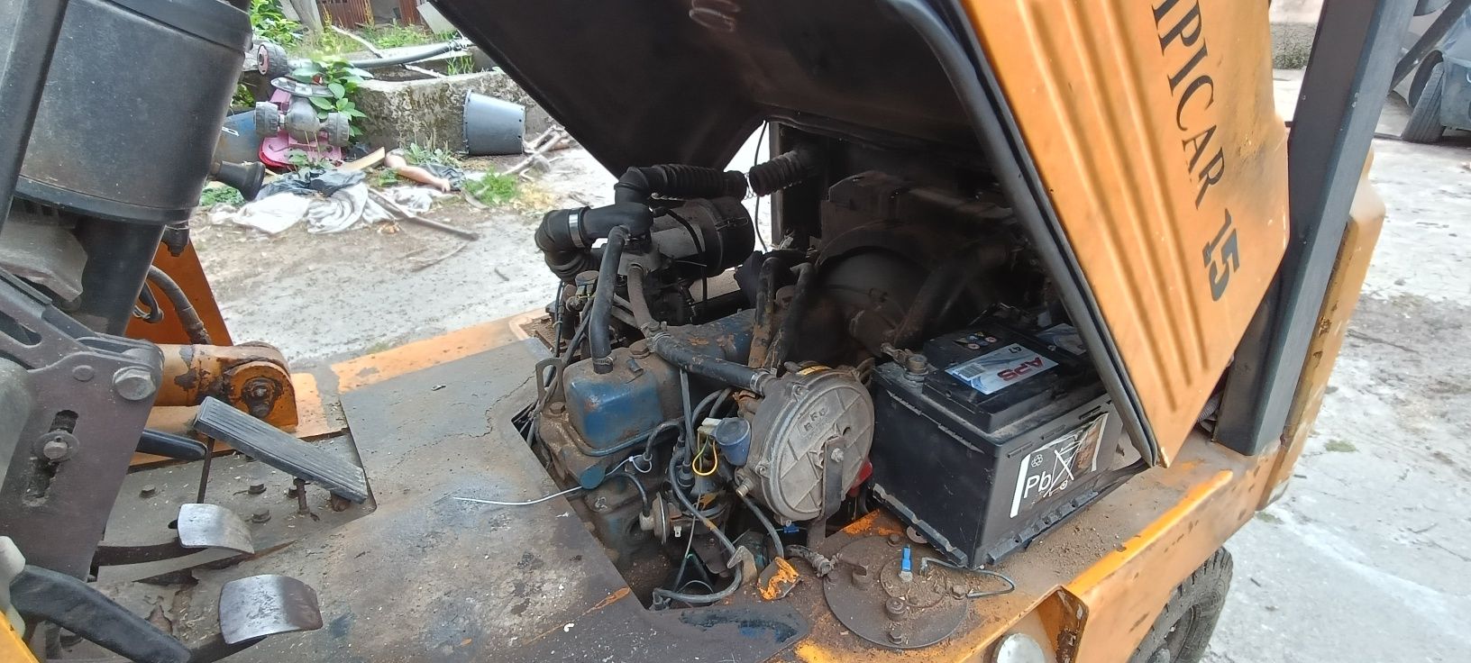 Empilhador Nissan 1,5k