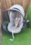 Fotelik z bazą obrotową Cybex Cloud Z
