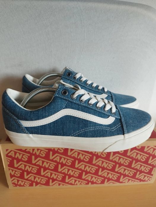 Vans Old Skool tamanho 40,5 novos sem etiqueta, caixa original.