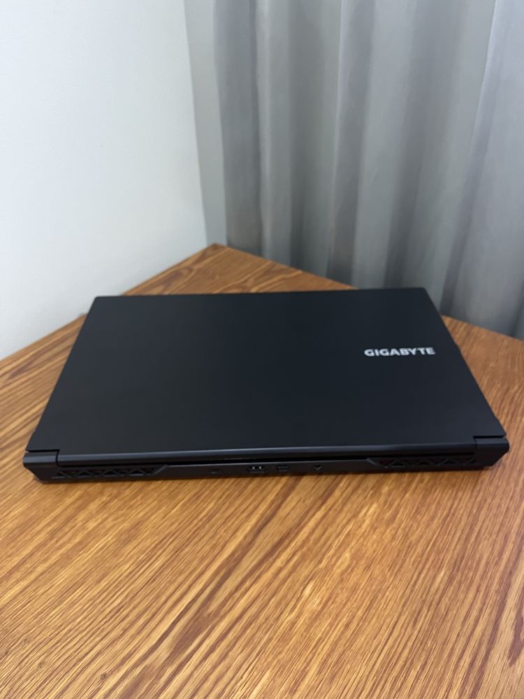 Portatil gaming gigabyte
