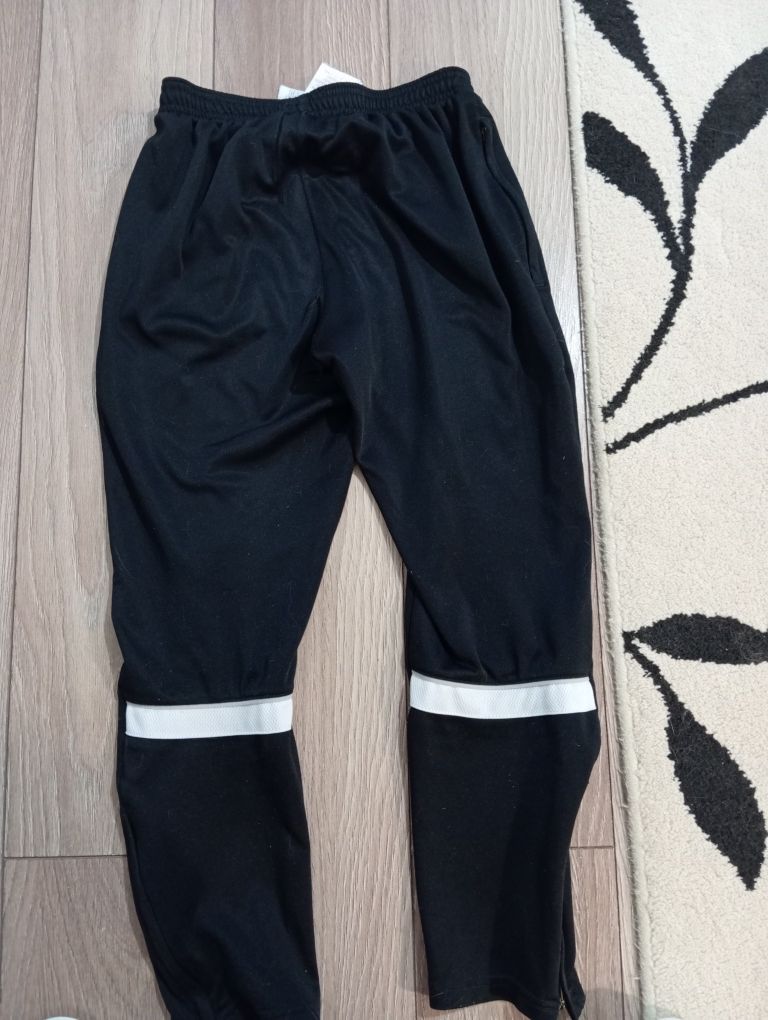 Spodnie Nike 147 cm