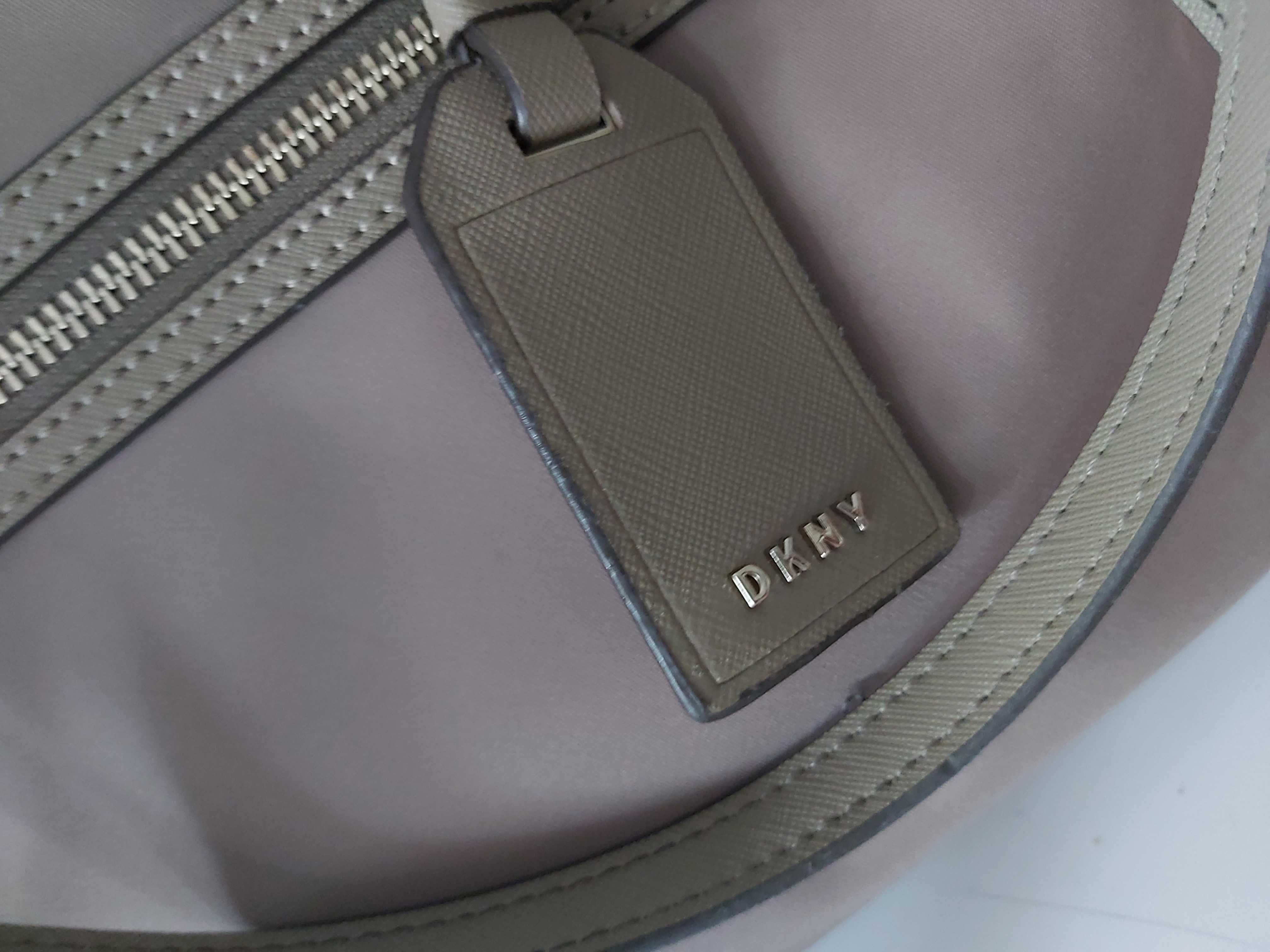 Torebka DKNY oliwkowa khaki torba koktajlowa materiał