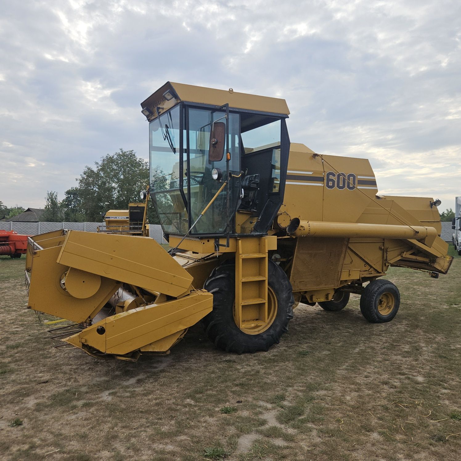 Комбайн зерно збиральний Sampo 600 680 690 з Фінляндії