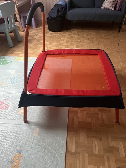 Trampolina domowa dla dziecka