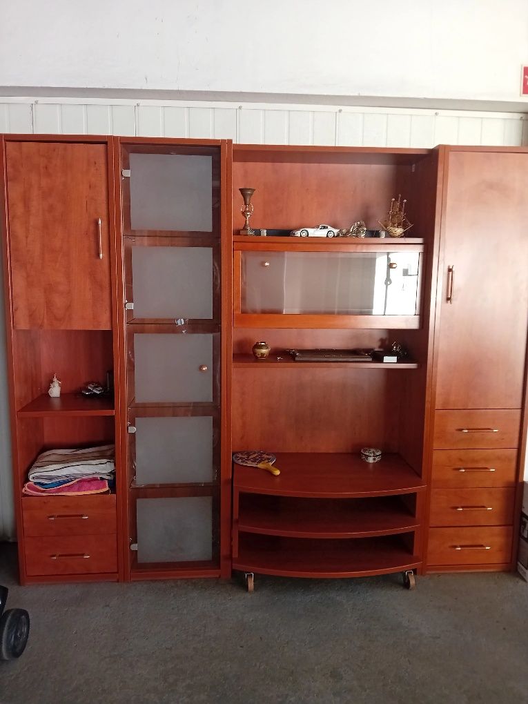 Móvel de sala em madeira