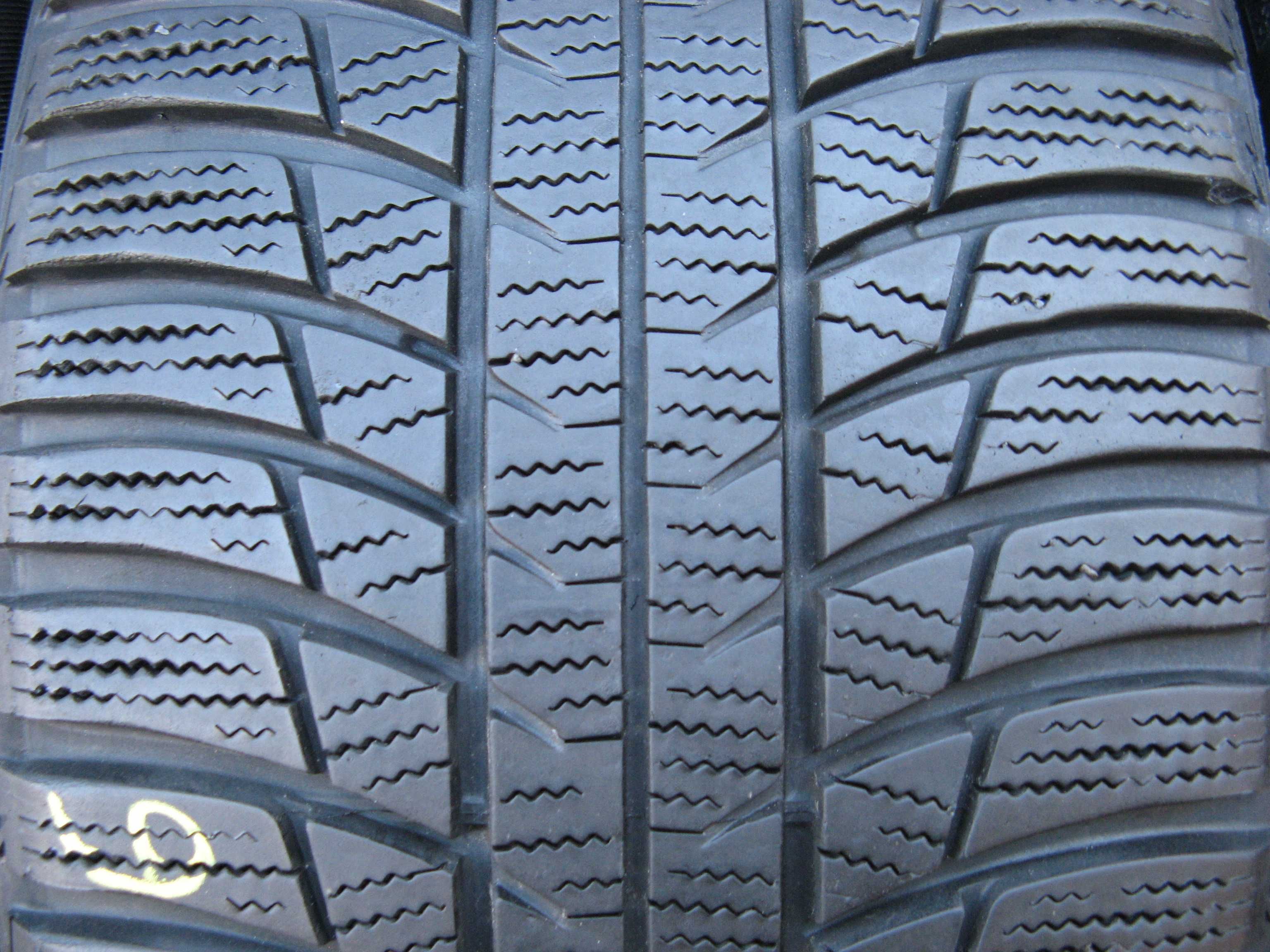 235/40R18 BRIDGESTONE Blizzak LM001 - nr.9516