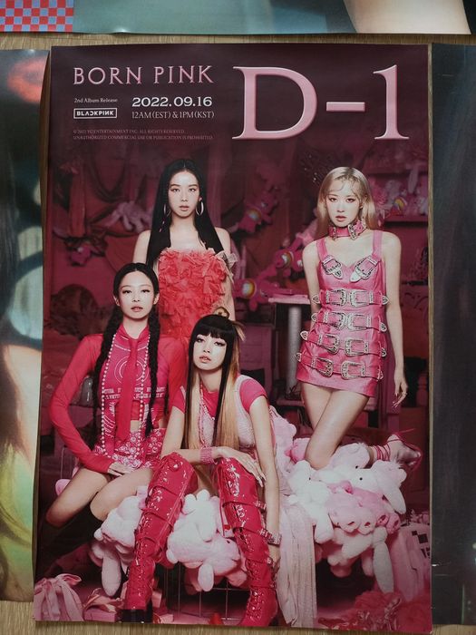 Плакати з k-pop гуртами