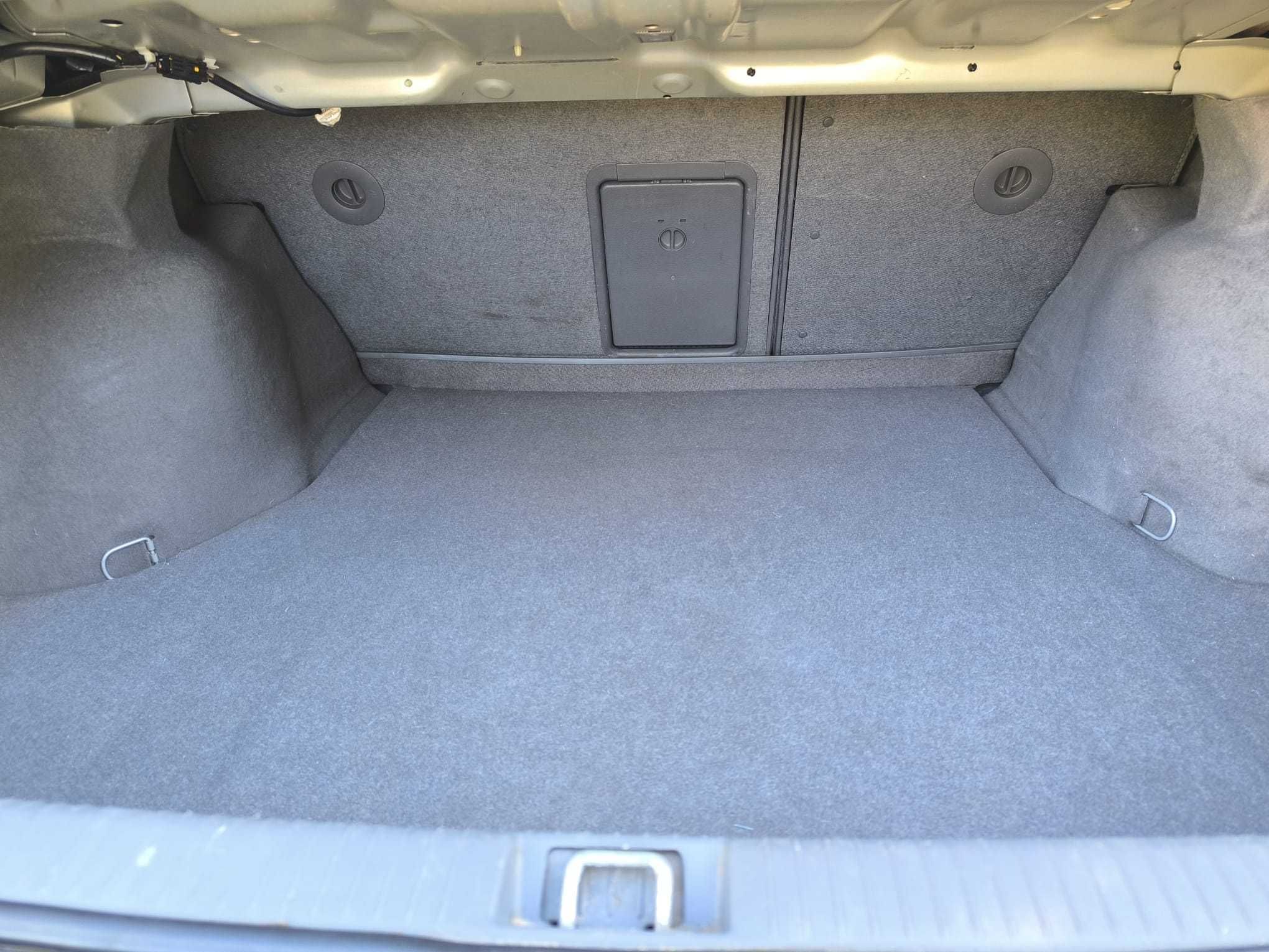 Opel Vectra B 1.6 16v – Espaçoso e Fiável