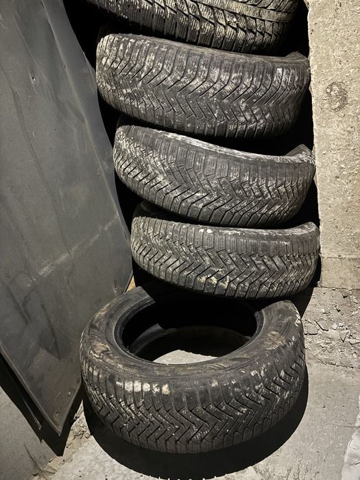 Зимова гума Laufenn 225/60 17