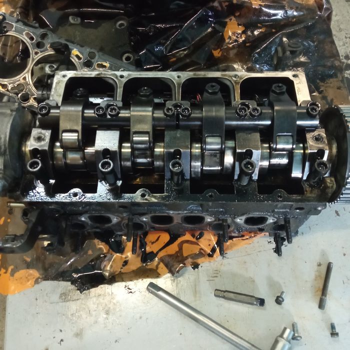 Головка блоку циліндрів