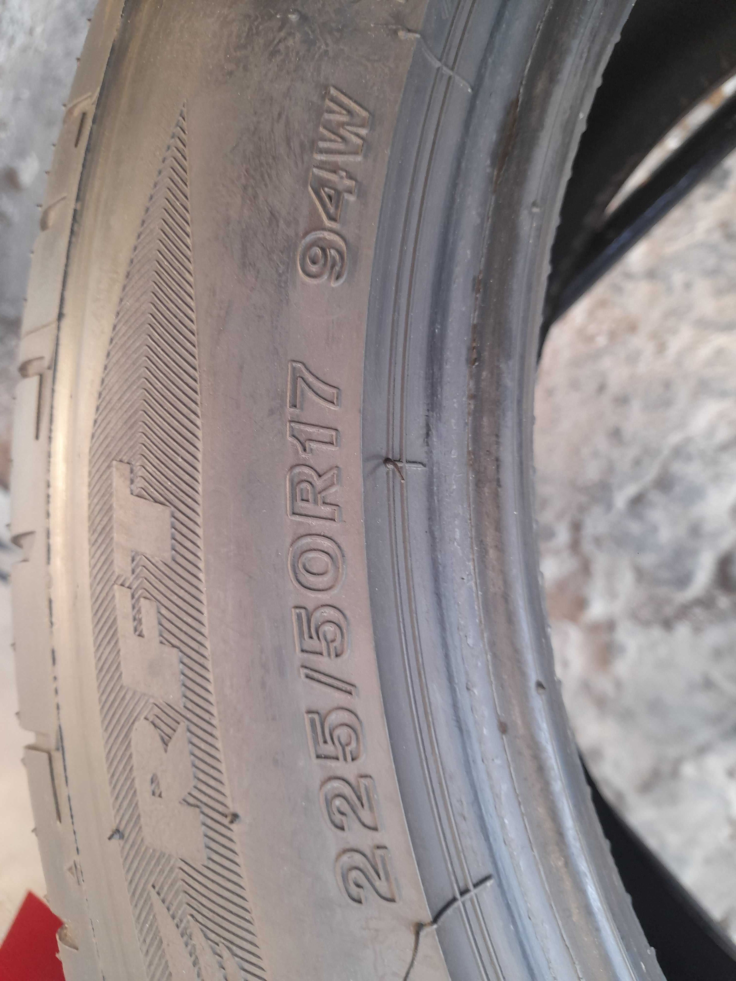 Літні шини 225/50 R17 Bridgestone potenza S001 (RFT)