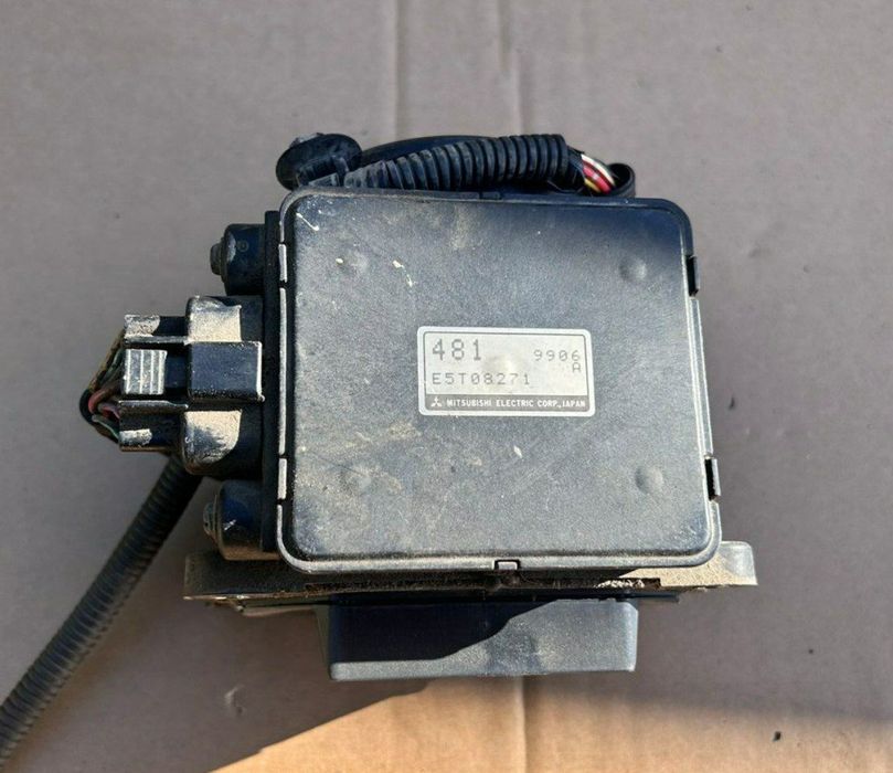 Датчик вимірювач повітря Mitsubishi Lancer, Outlander, Galant .