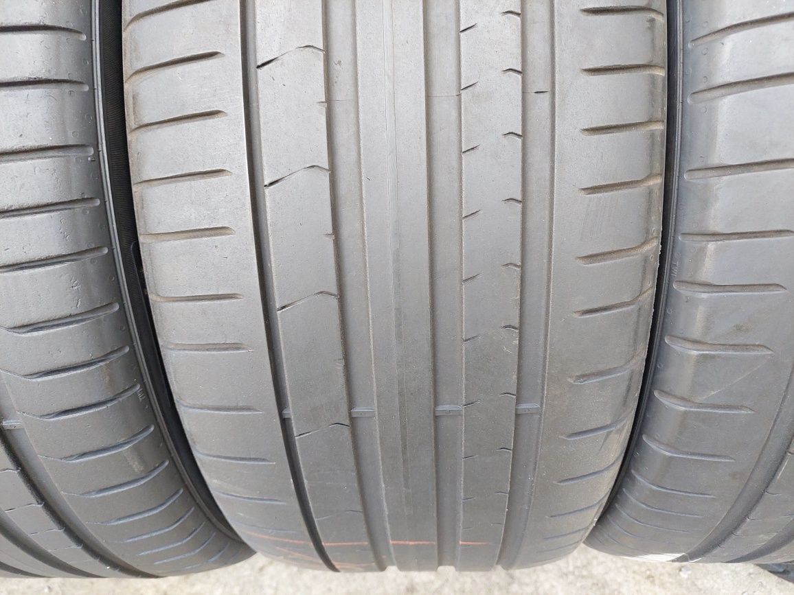 255.40.R21 Pirelli 255 40 21