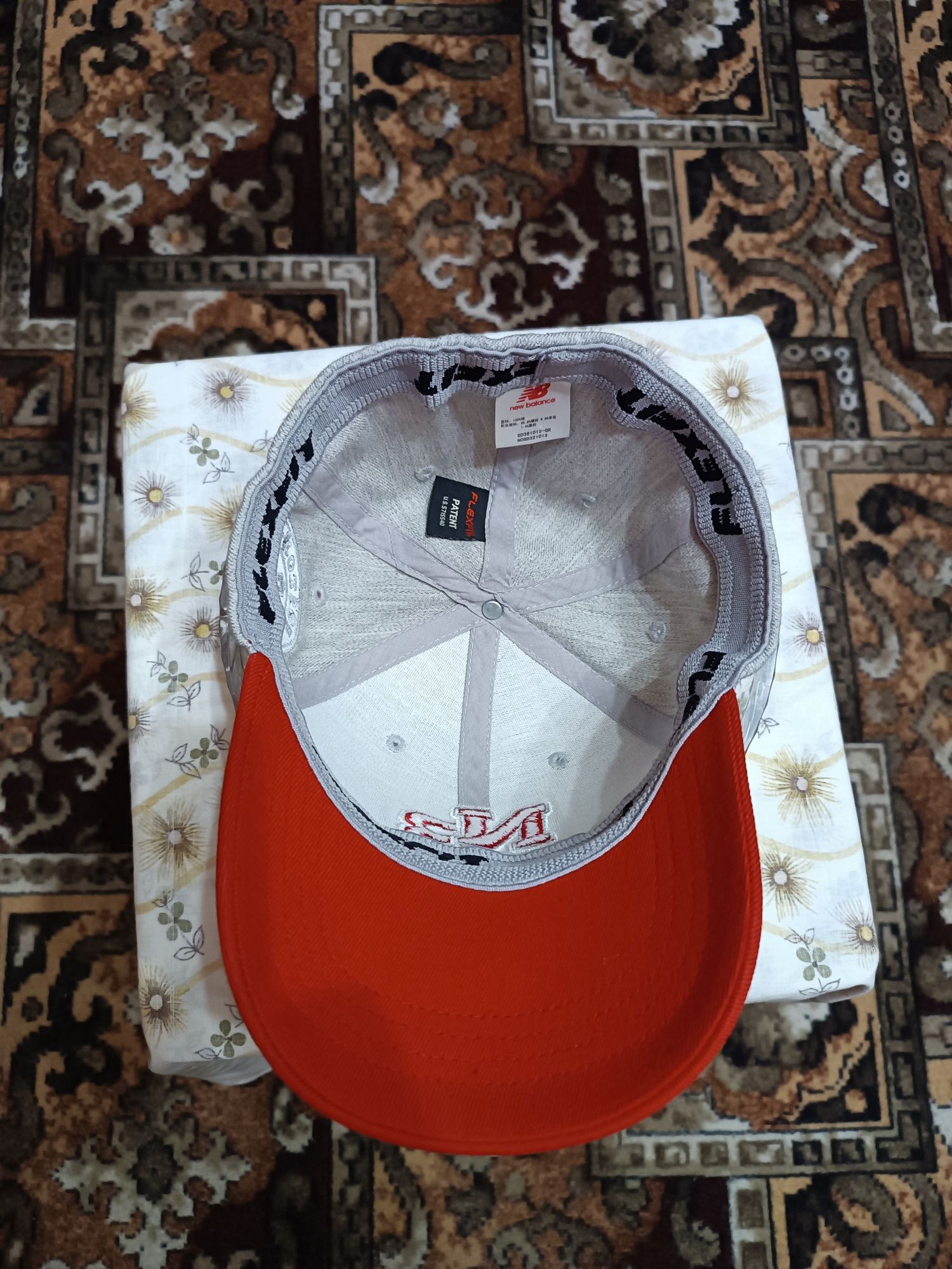 Продам мужскую кепку бейсболку New Balance