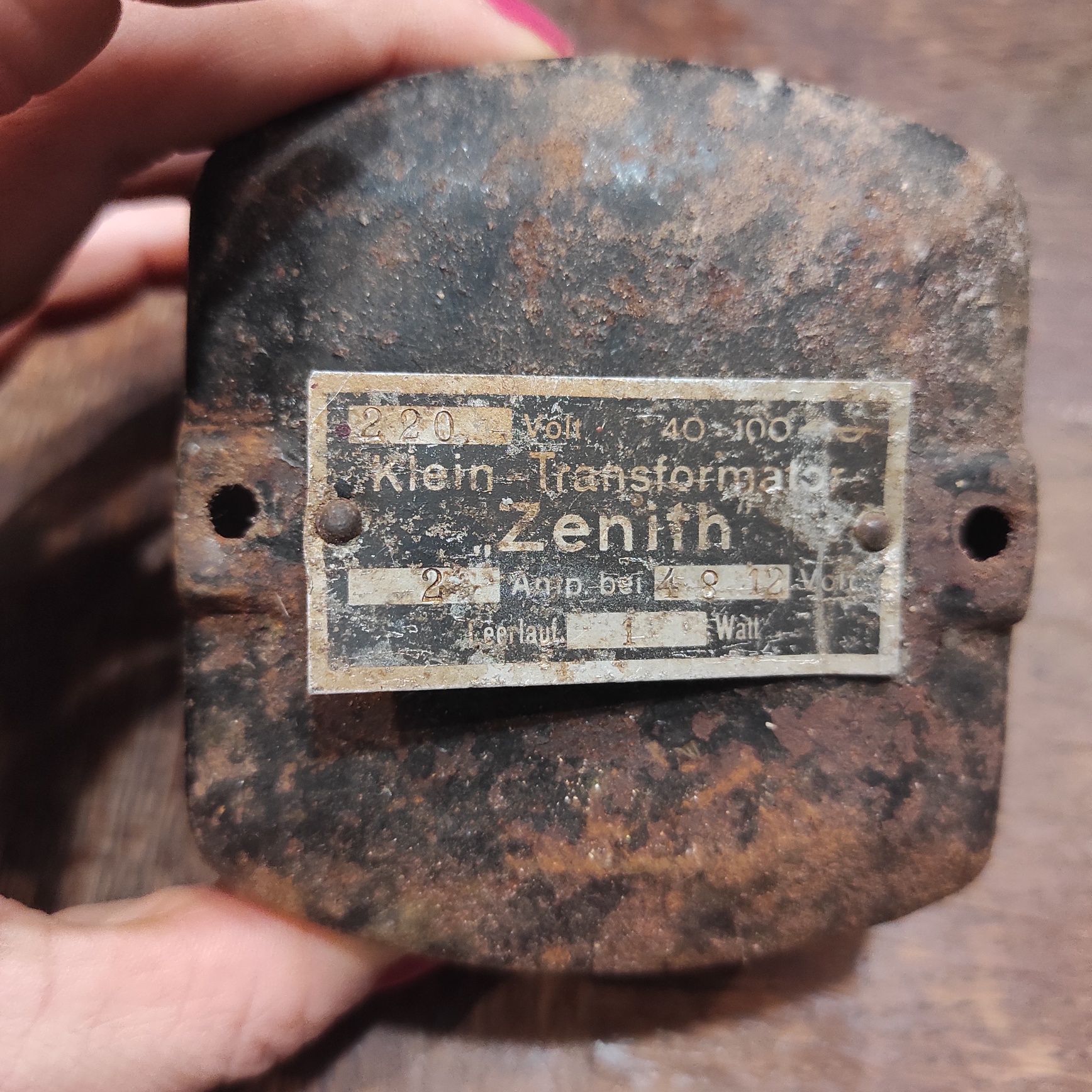 Stara niemiecka obudowa małego transformatora Zenit 1948