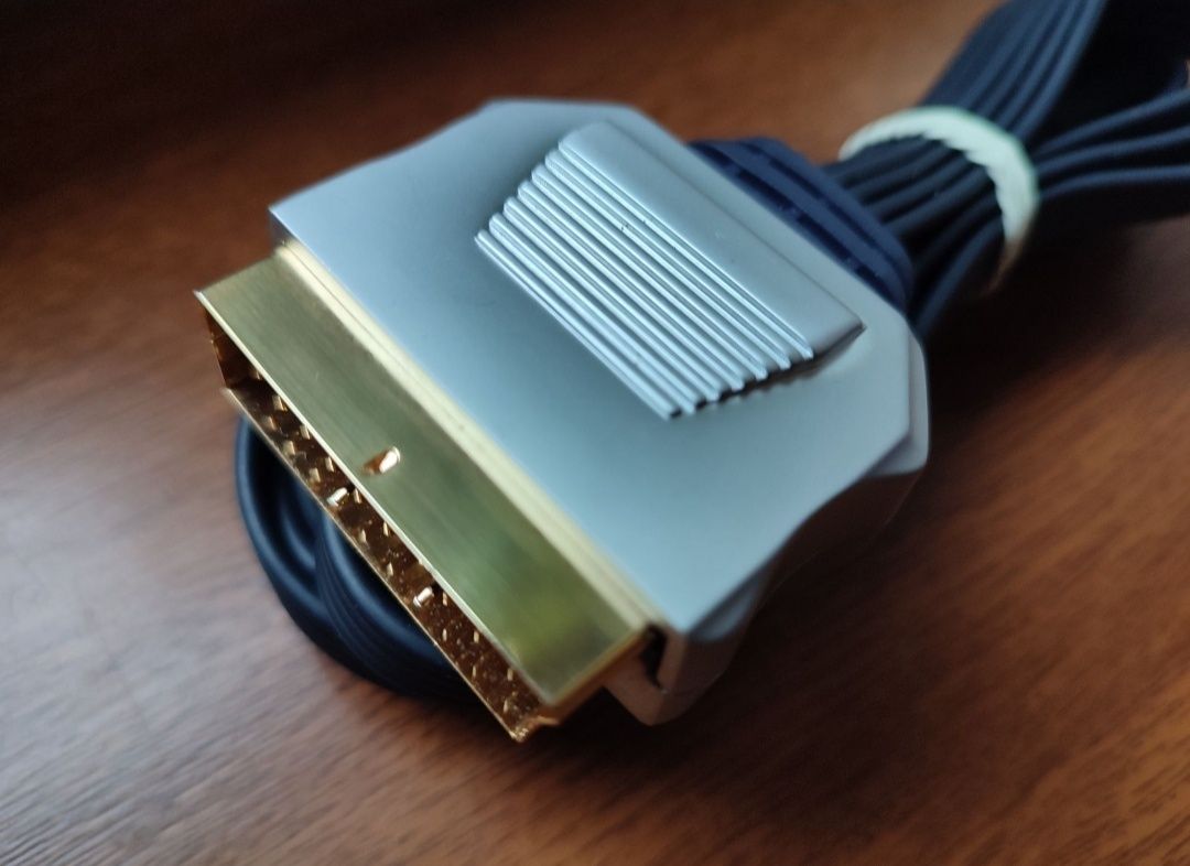 Kabel ATARI XE HQ S-video RGB Scart Metal złocony 2.5m