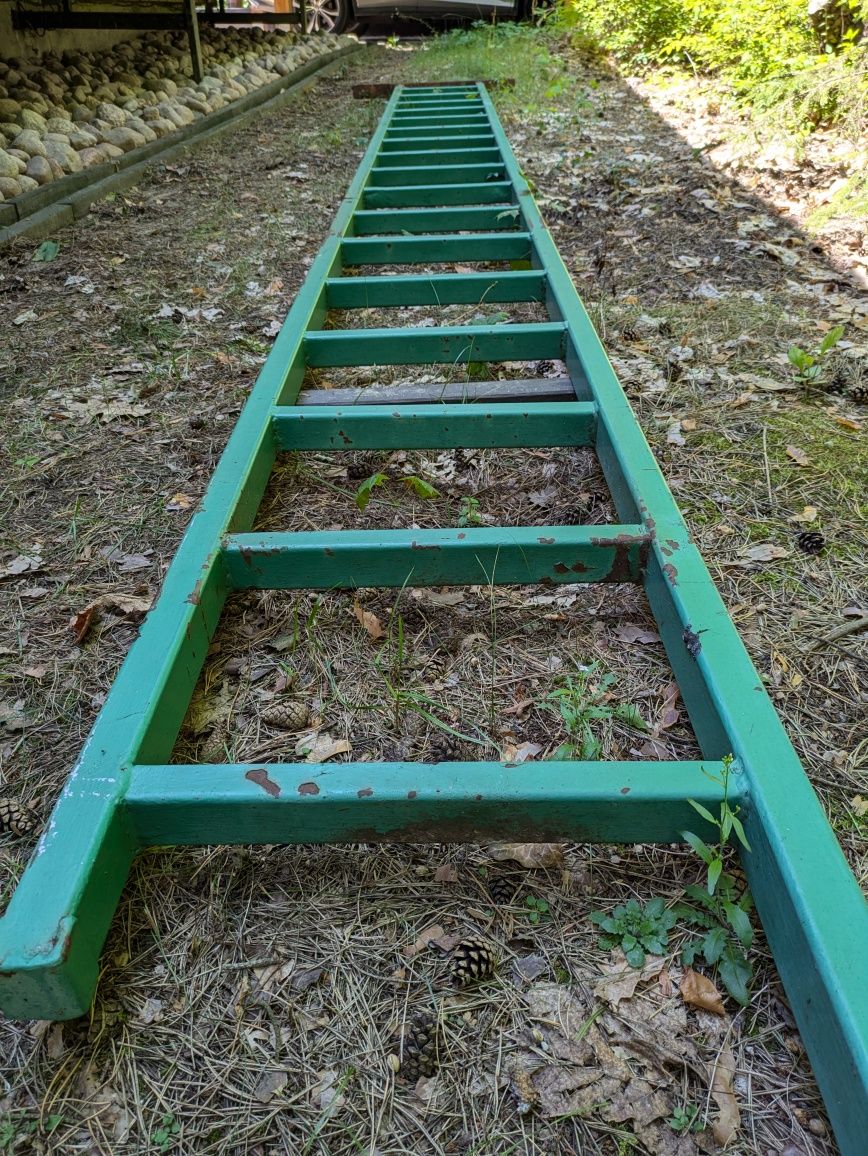 Drabina stalowa mocna  przeciwpożarowa 525cm25cm