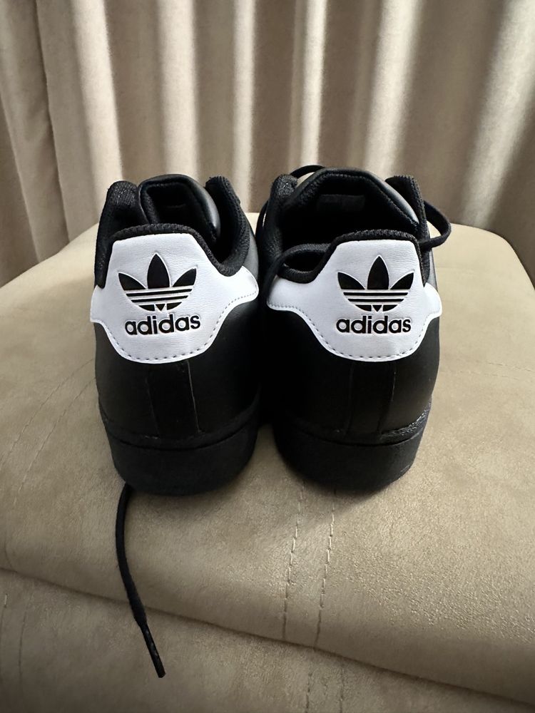 КРОСІВКИ Superstar Adidas