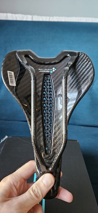 Siodełko rowerowe RYET 3D CARBON 7x9