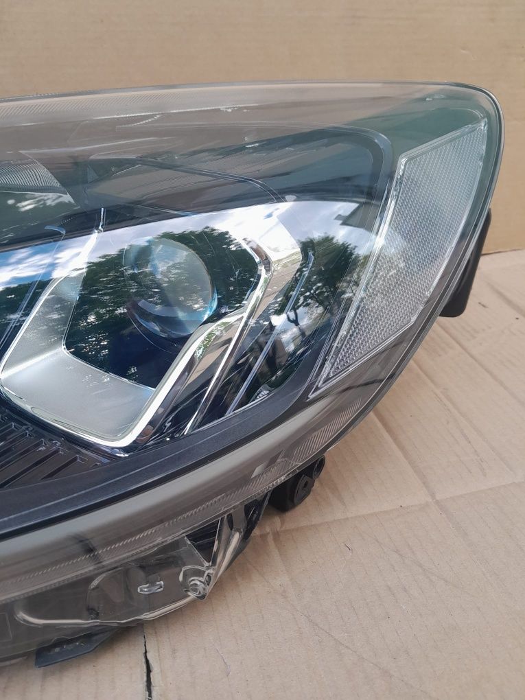 Reflektor lewy Ford Kuga Mk 3 Full Led LV4B-13W030-AK