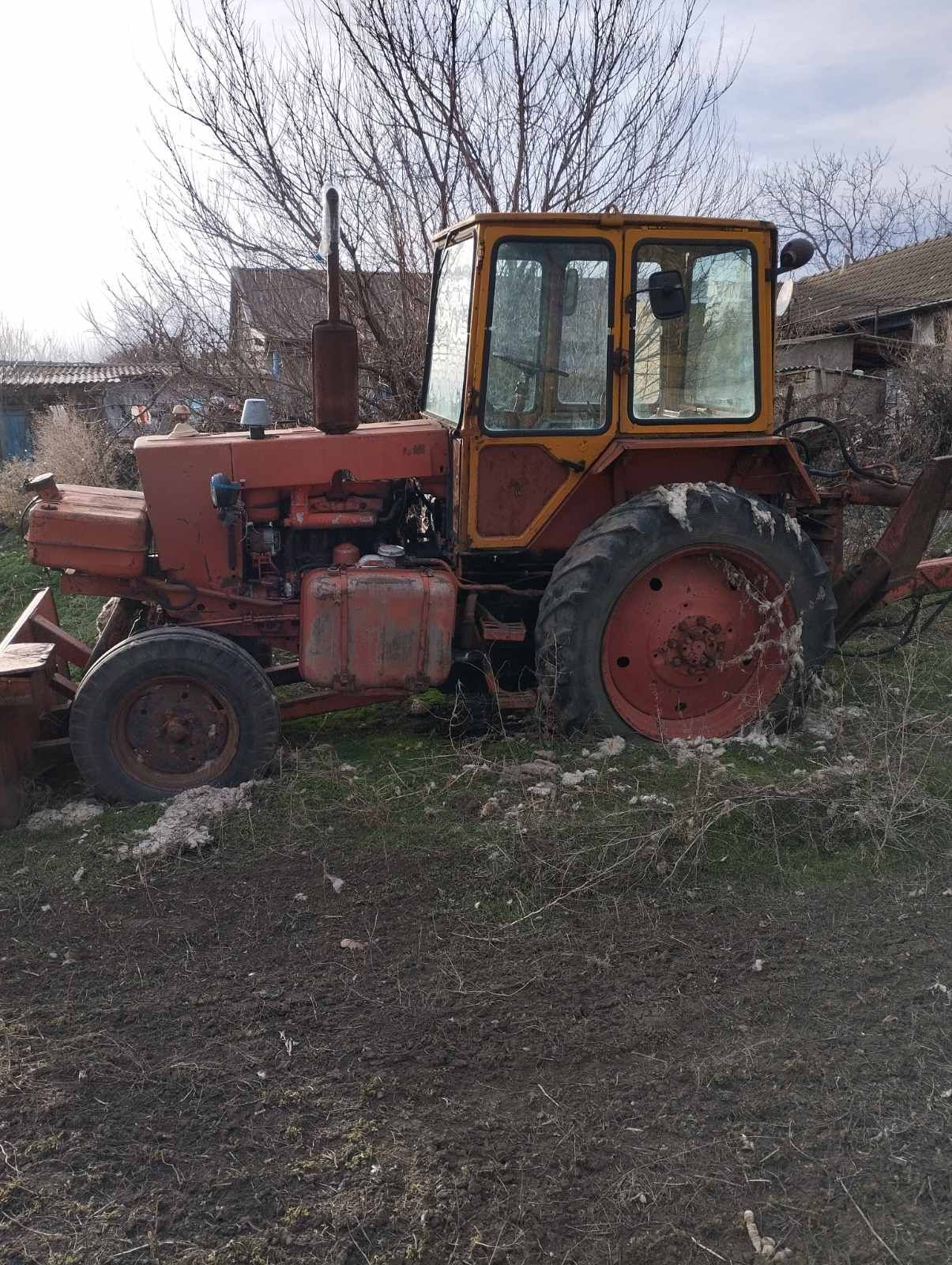 Ескаватор ЮМЗ робочому стані