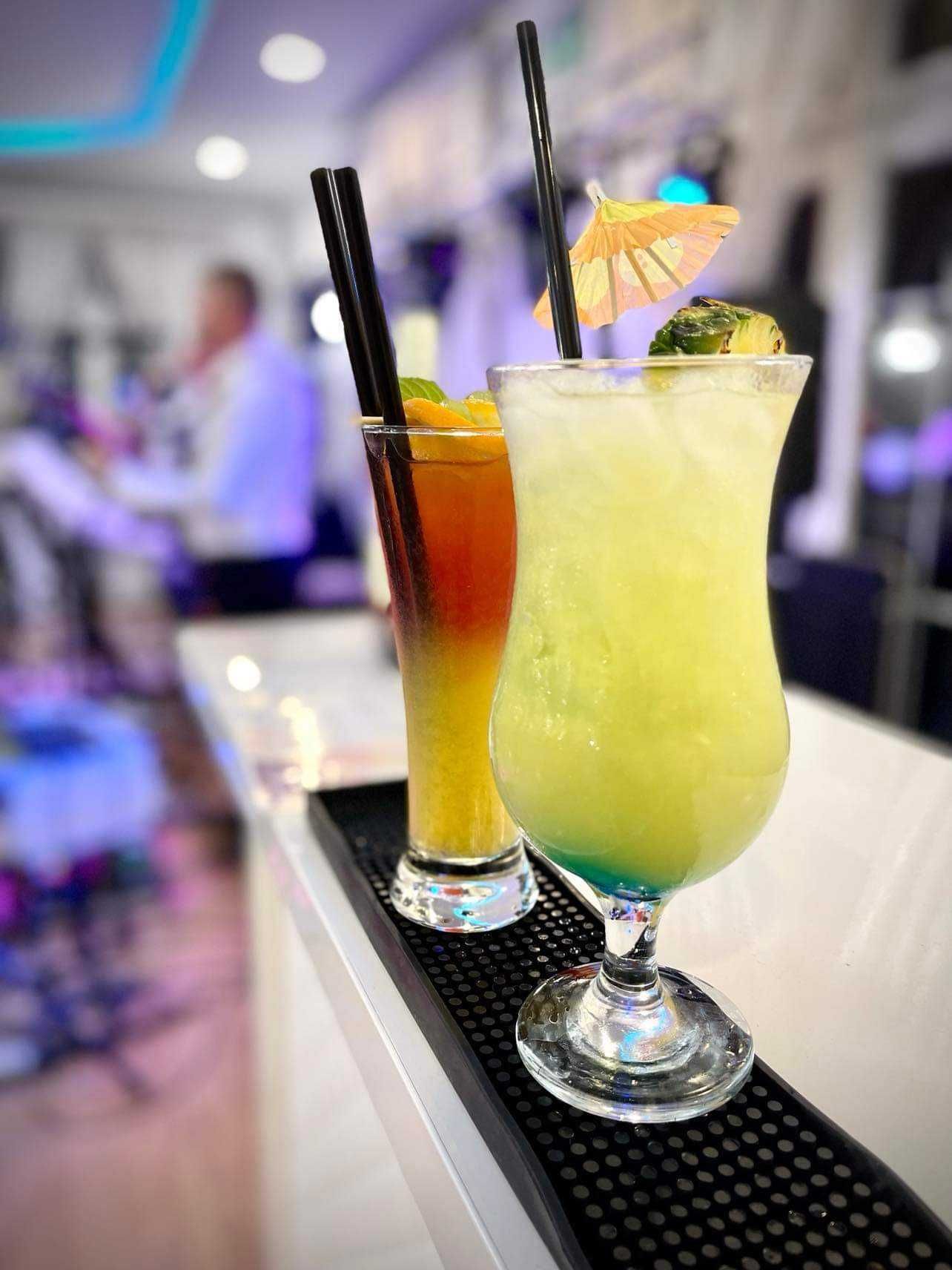 Barman na wesele - Mobilny drink bar - Taniech w chmurach - Napis LOVE