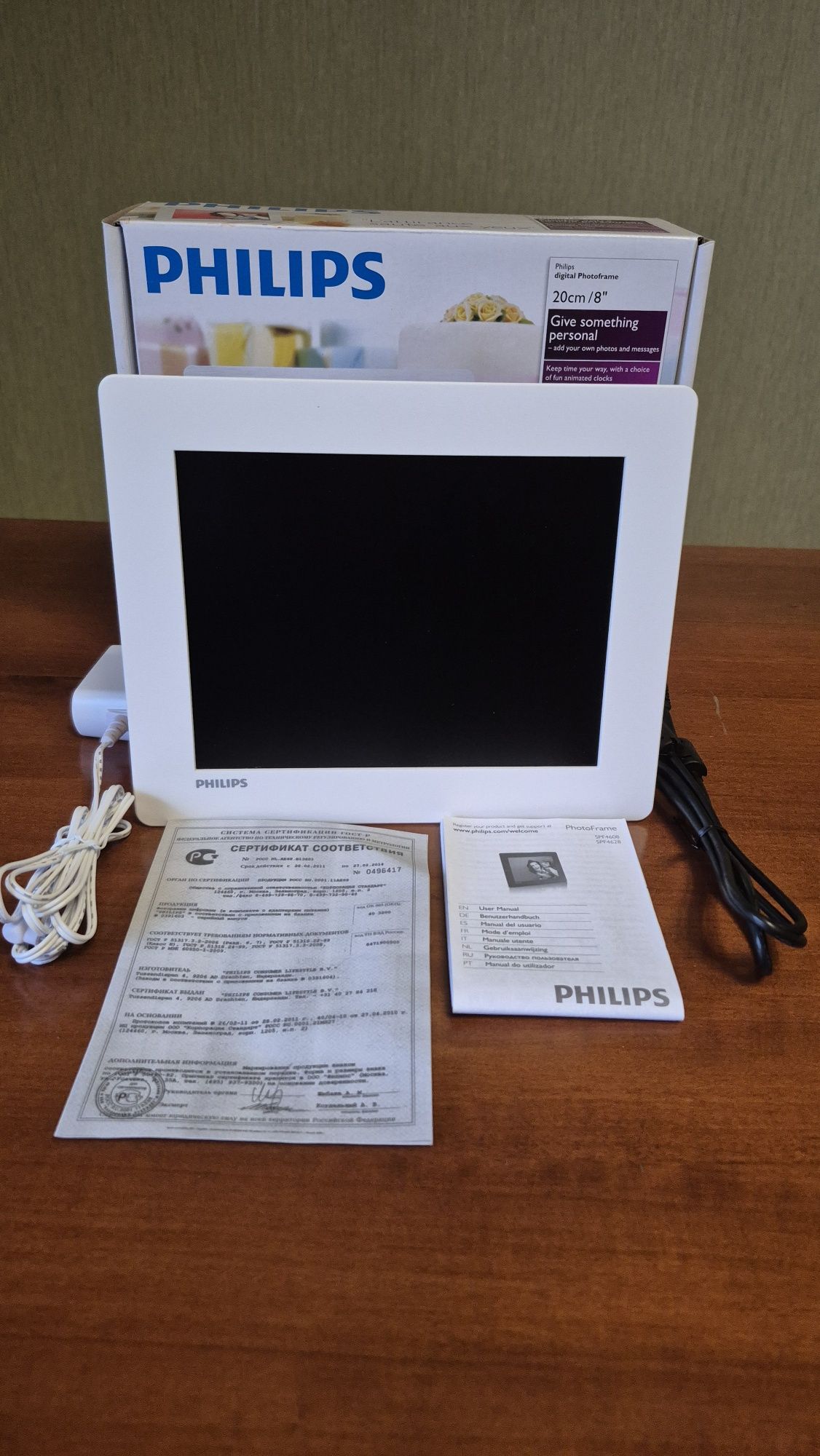 Цифровая фоторамка Philips SPF 4628/12. 20 cm/8".