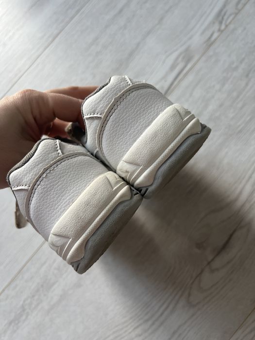 Adidasy biale rozmiar 31